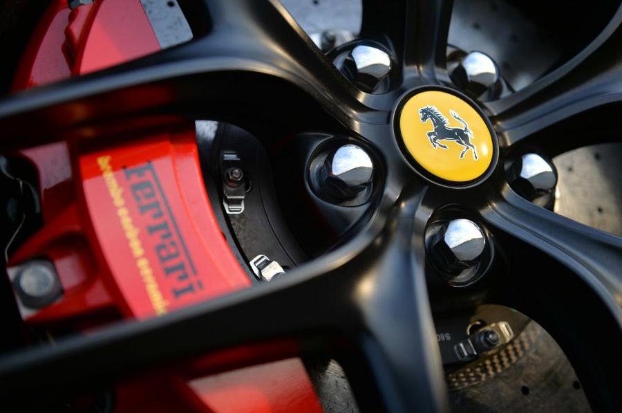  Ferrari F12berlinetta 2014 года  (фото 24 из 77)